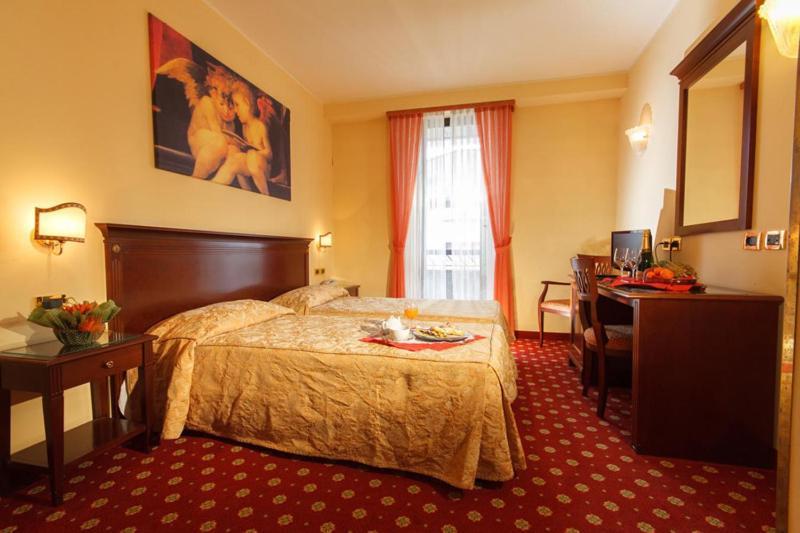 Hotel Mistrello Di Savoia Borgo Val di Taro Eksteriør billede