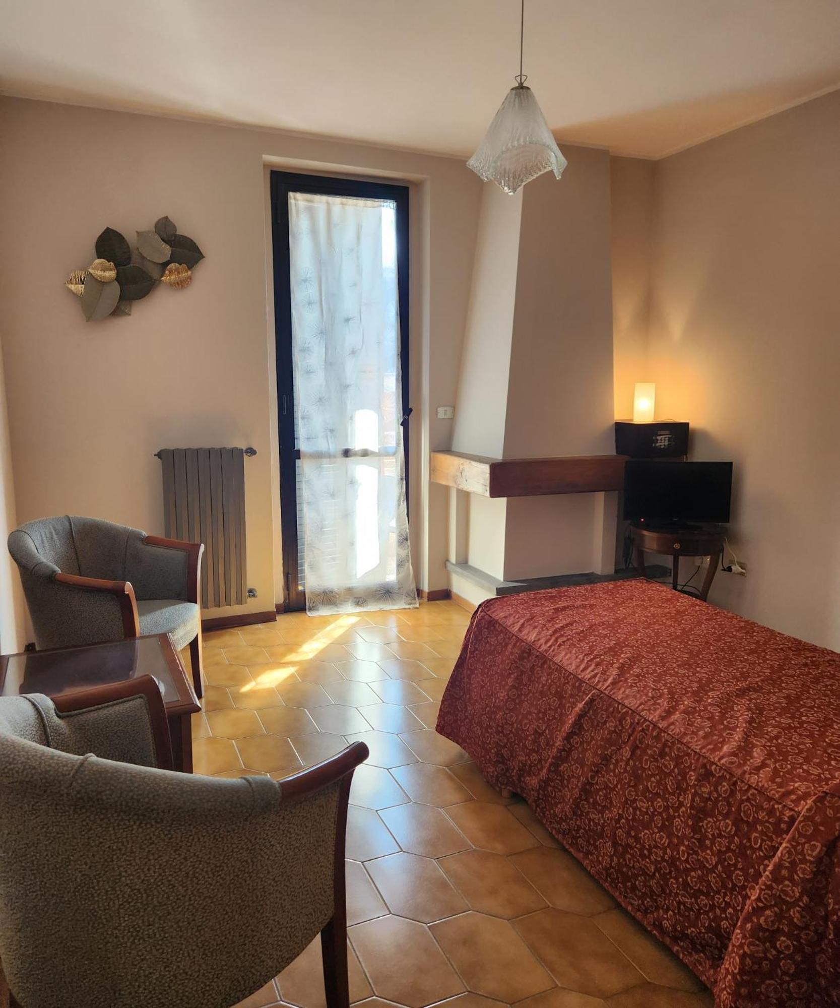 Hotel Mistrello Di Savoia Borgo Val di Taro Eksteriør billede